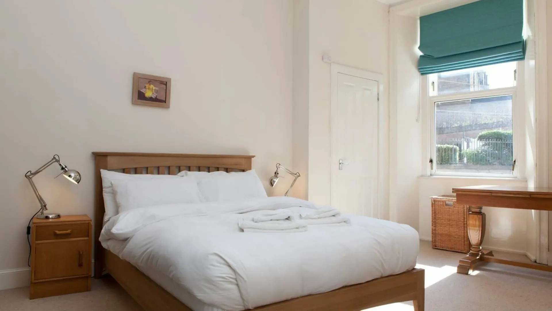 2 Bedroom Flat By The Sea Edinburg